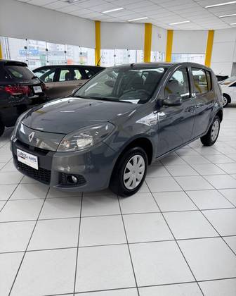 RENAULT SANDERO 1.0 EXPRESSION 16V FLEX 4P MANUAL RENAULT SANDERO 1.0 EXPRESSION 16V FLEX 4P MANUAL